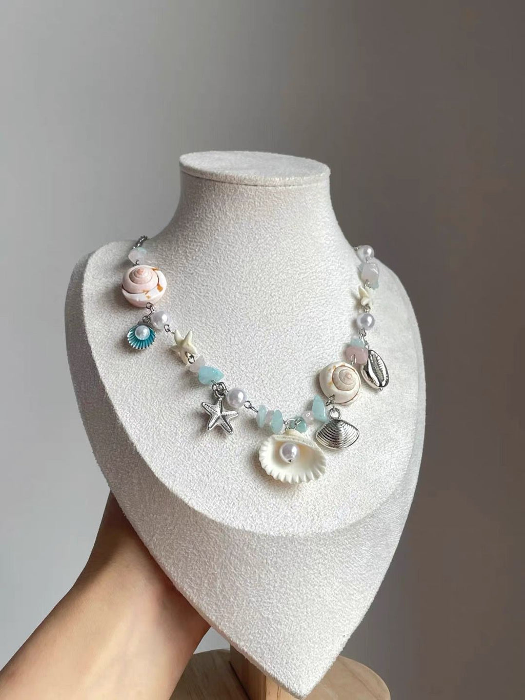 Seashell pearl necklace